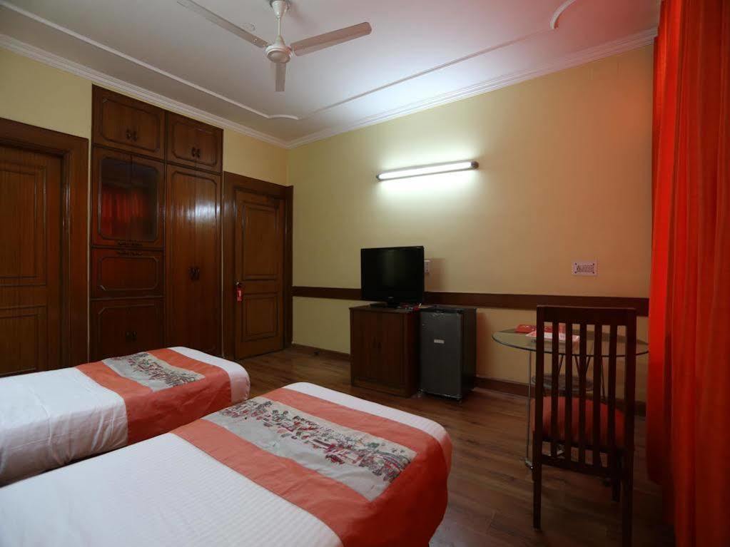 Oyo Rooms Kalkaji Mandir New Delhi Exterior foto